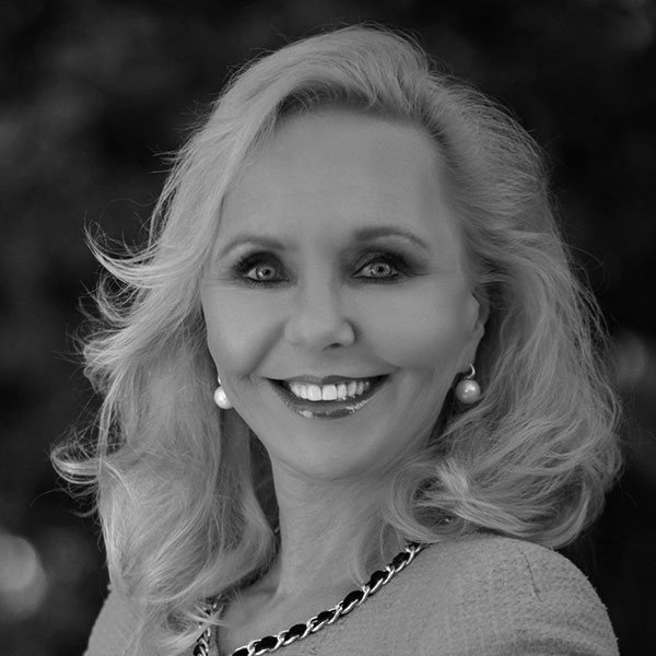 Deputy Mayor Desley Simpson